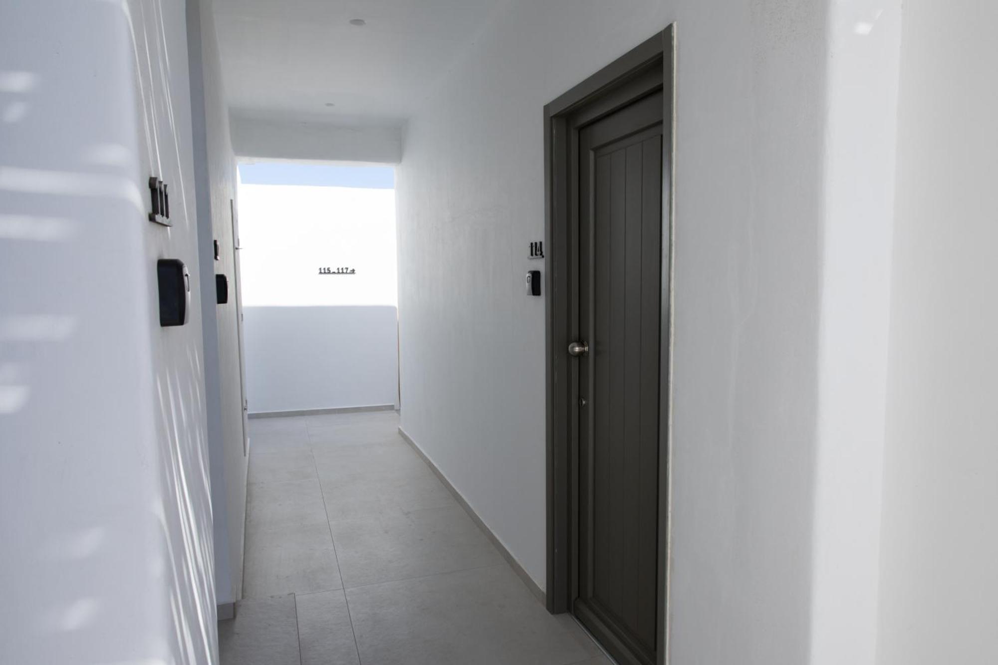 Aerostay Mykonos Mykonos Town ภายนอก รูปภาพ